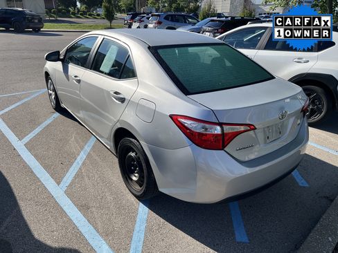 Used 2015 Toyota Corolla LE FWD image 3