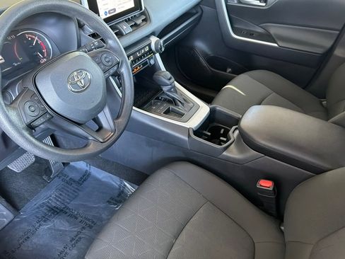 Used 2025 Toyota RAV4 XLE FWD image 11
