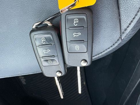 Used 2012 Volkswagen Beetle 2.5 FWD image 58