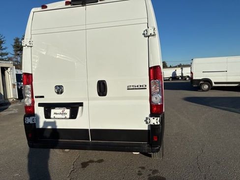 Used 2023 RAM ProMaster 2500 FWD image 16