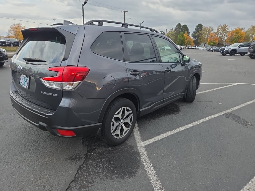 Used 2023 Subaru Forester Premium AWD/4WD image 7