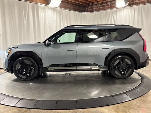 Certified 2024 Kia EV9 GT-Line AWD/4WD image 8