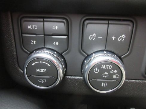 New 2026 GMC Yukon Denali w/ Denali Reserve Package image 17