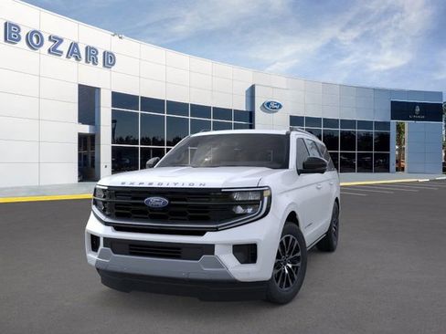 New 2025 Ford Expedition Platinum image 2