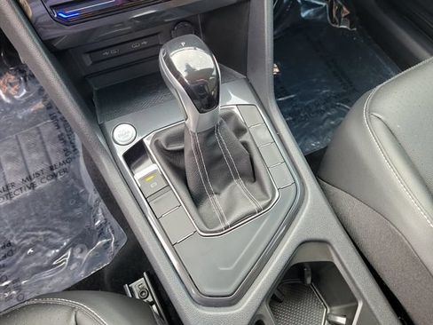 Certified 2022 Volkswagen Tiguan SE FWD image 26