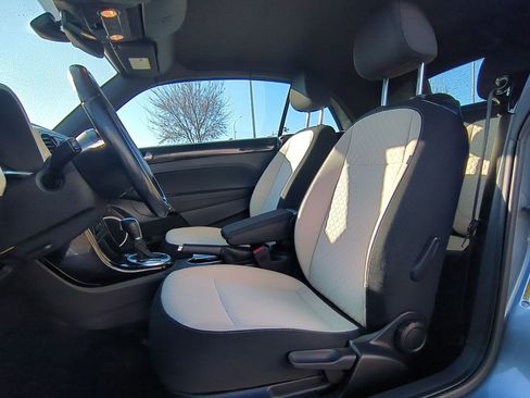 Used 2019 Volkswagen Beetle 2.0T S image 28