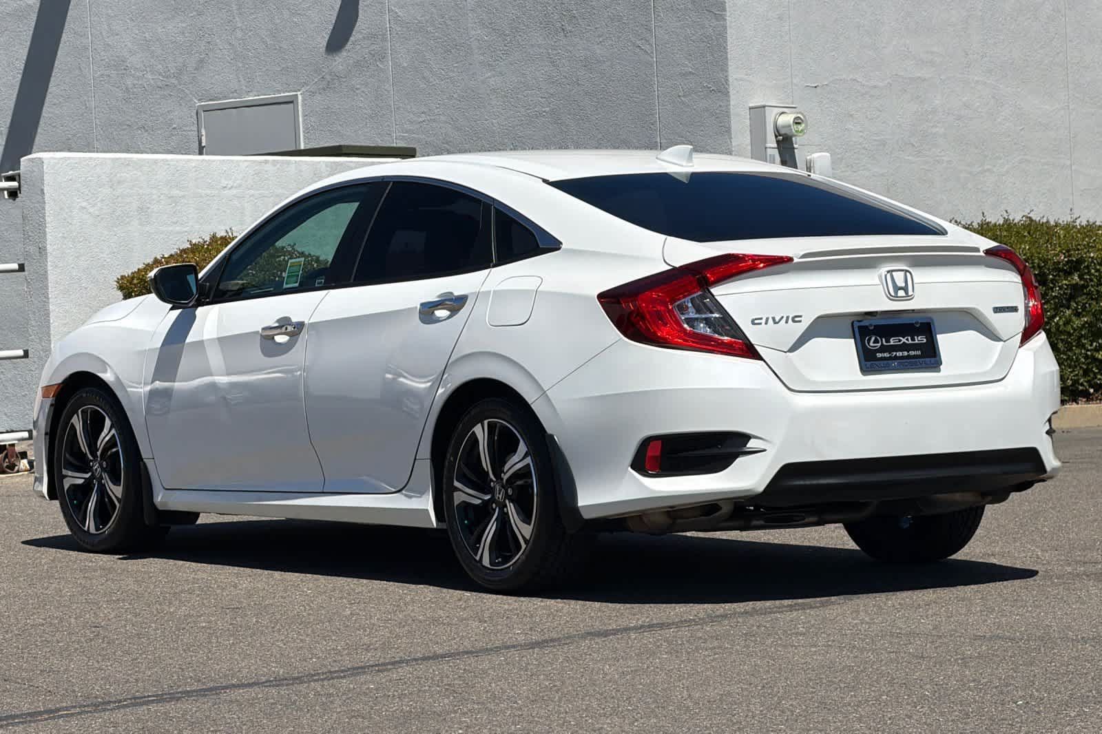 Used 2017 Honda Civic Touring image 7