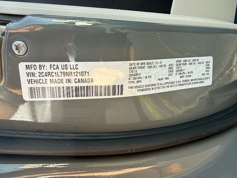 Used 2022 Chrysler Pacifica Touring-L w/ Uconnect Theater Family Group FWD image 59
