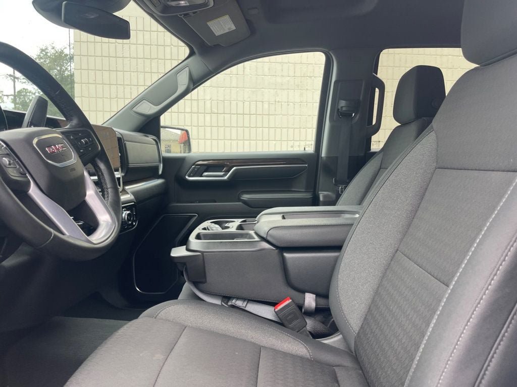 Used 2025 GMC Sierra 1500 Elevation AWD/4WD image 11