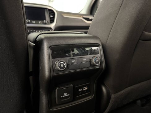 Used 2023 GMC Acadia SLE w/ Driver Convenience Package image 33