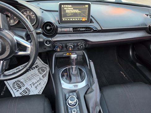 Used 2016 MAZDA MX-5 Miata Club RWD image 24