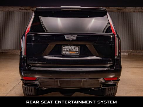 Used 2021 Cadillac Escalade Sport w/ LPO, Illumination Package image 7