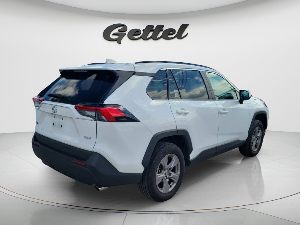 Used 2023 Toyota RAV4 XLE FWD image 3