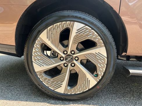 New 2026 Lincoln Navigator L Black Label w/ Black Label Special Edition AWD/4WD image 21