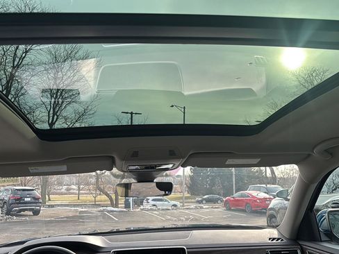 Used 2025 Volkswagen Atlas SEL Premium R-Line image 11