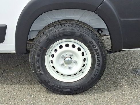 Used 2024 RAM ProMaster 2500 w/ Safety Group FWD image 27