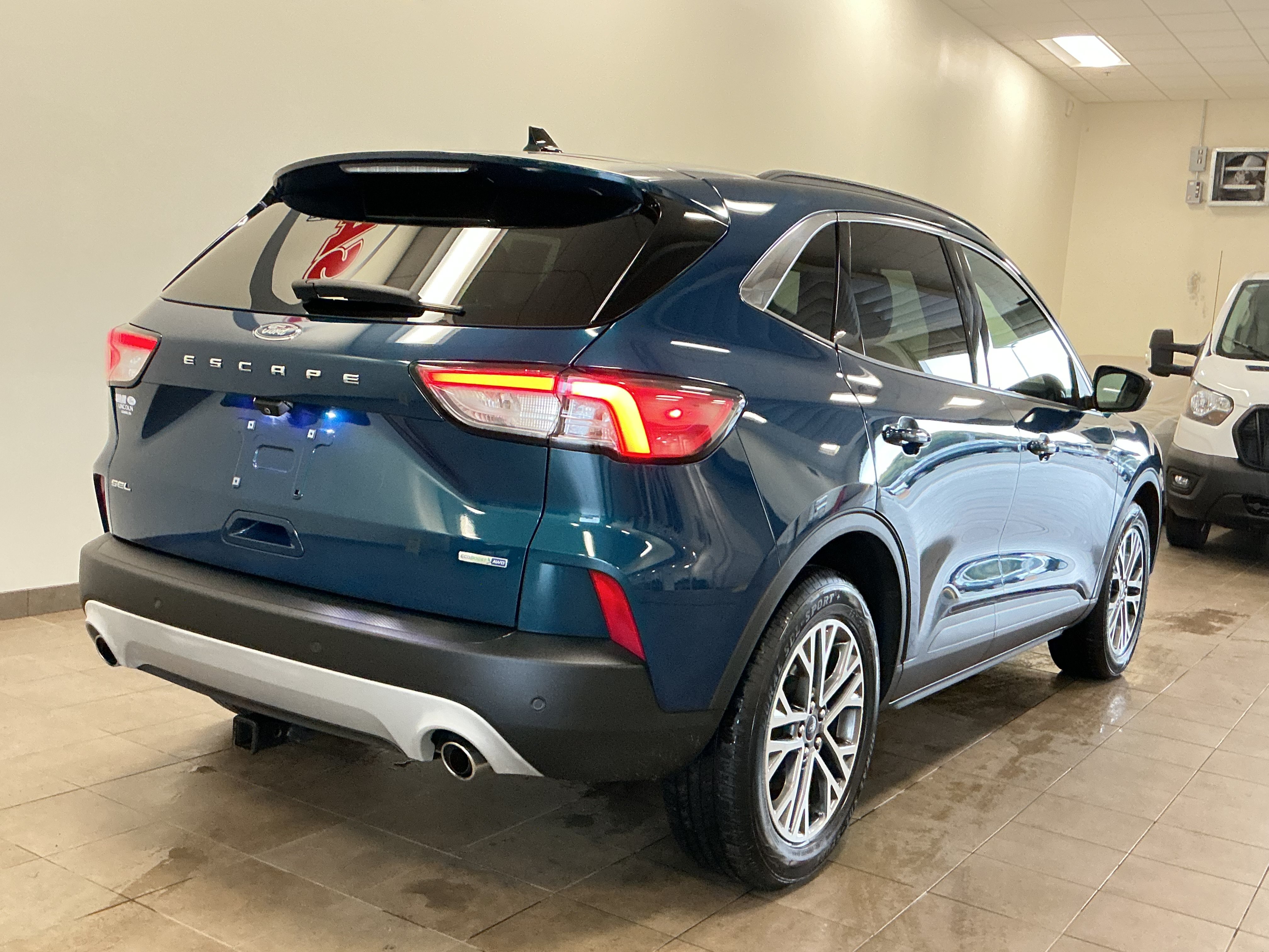 Used 2020 Ford Escape SEL AWD/4WD image 9