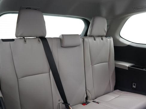 Used 2025 Toyota Grand Highlander AWD Hybrid image 12