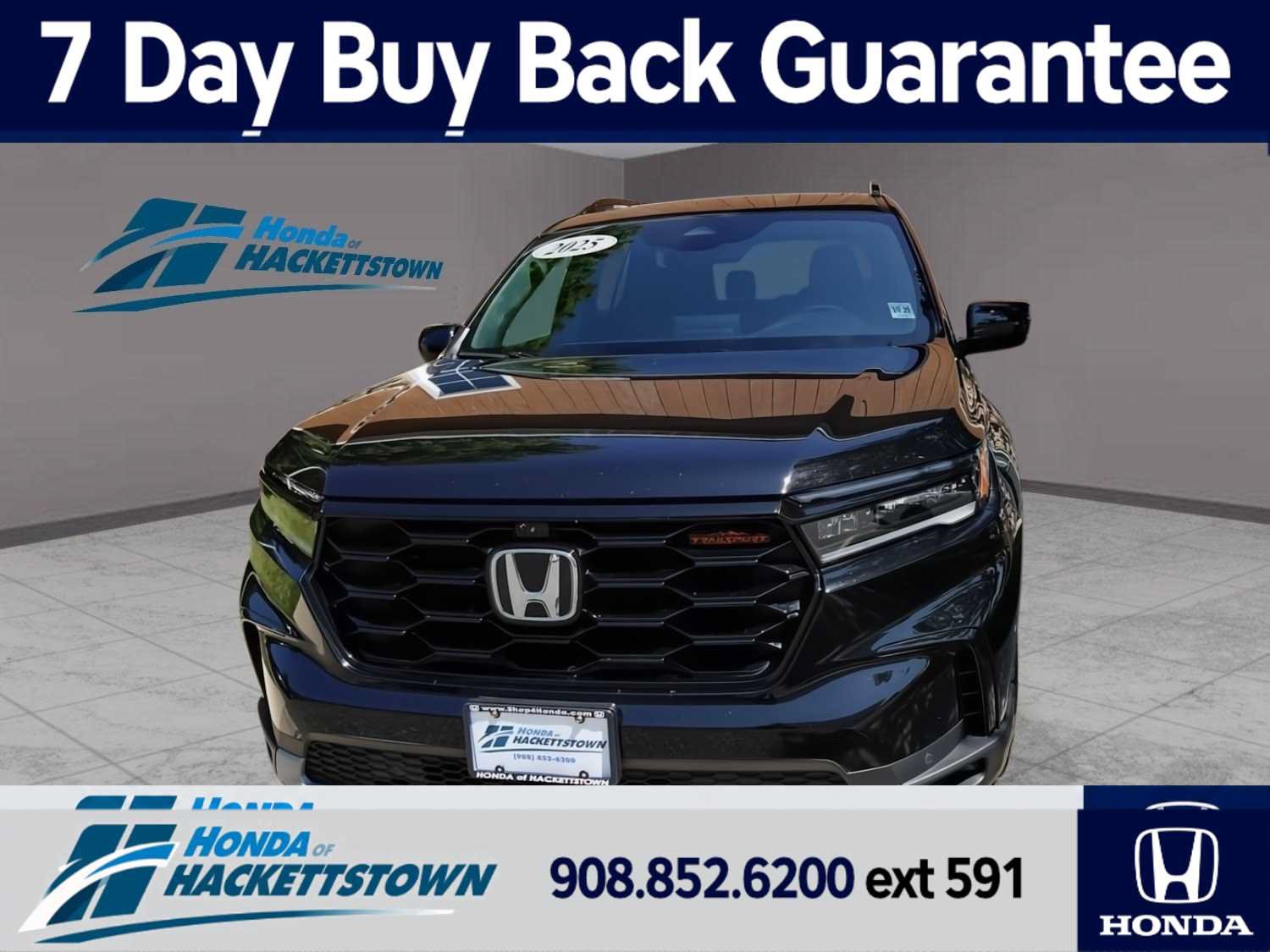 Certified 2025 Honda Pilot TrailSport image 1