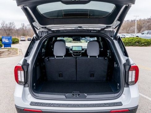 New 2026 Ford Explorer ST w/ Sun And Sound Package image 5