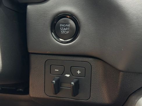 Used 2025 Toyota Tundra Platinum AWD/4WD image 43