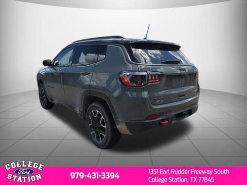Used 2021 Jeep Compass Trailhawk w/ Sun and Sound Group AWD/4WD image 3