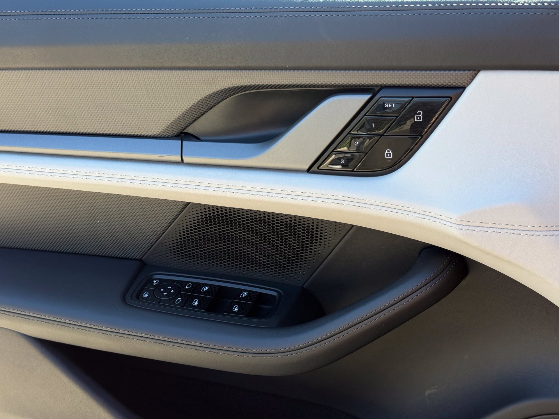 Certified 2021 Porsche Taycan Turbo S AWD/4WD image 28