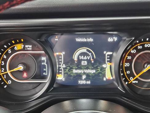 Used 2024 Jeep Wrangler Rubicon w/ Safety Group image 16