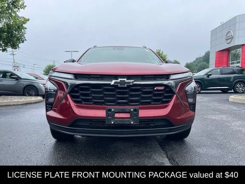Used 2025 Chevrolet Trax RS w/ Driver Confidence Package FWD image 4