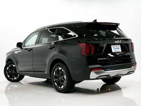 Used 2025 Kia Sorento S image 32