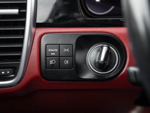 Certified 2023 Porsche Cayenne image 17