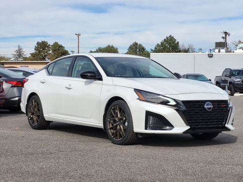 New 2025 Nissan Altima 2.5 SR image 7