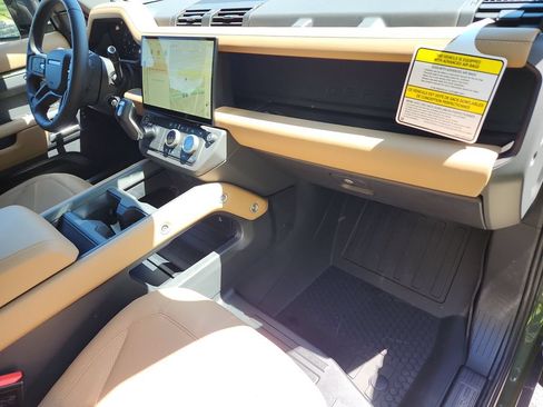 New 2026 Land Rover Defender 110 X-Dynamic SE AWD/4WD image 27