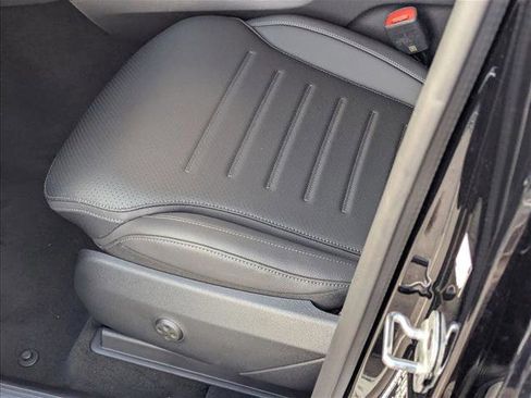 New 2026 Mercedes-Benz GLC 300 image 4