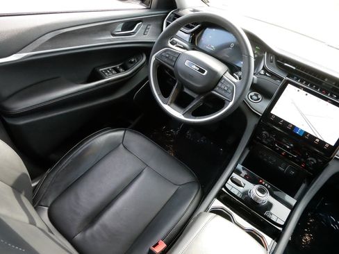 Used 2022 Jeep Grand Cherokee Limited 4xe image 9