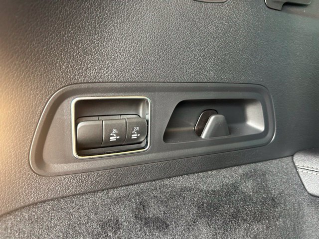 Used 2025 Mercedes-Benz GLS 450 4MATIC image 16