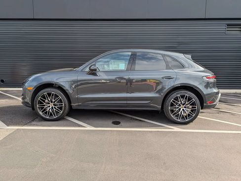 Certified 2026 Porsche Macan AWD/4WD image 2