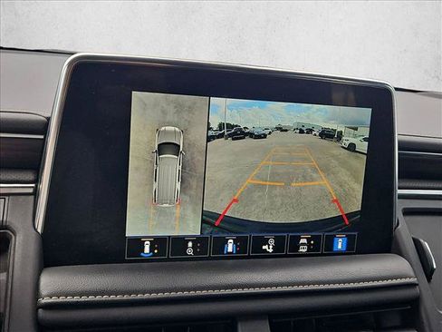 Used 2023 GMC Yukon SLT w/ SLT Luxury Package RWD image 8