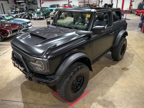 Used 2023 Ford Bronco Badlands image 15