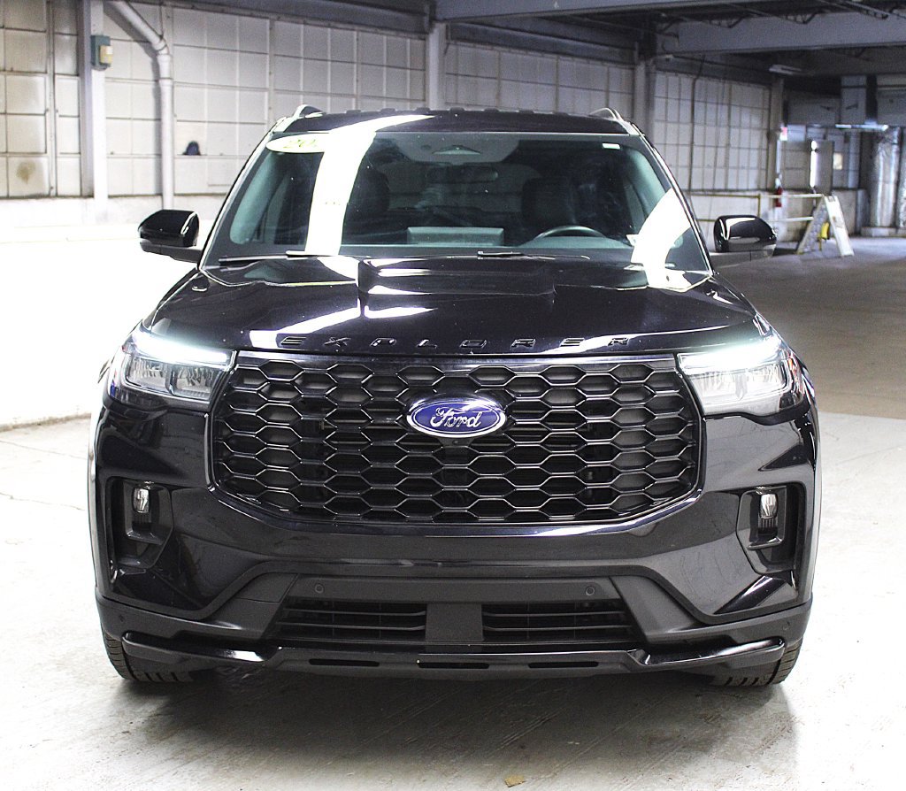 Used 2025 Ford Explorer ST-Line AWD/4WD image 45