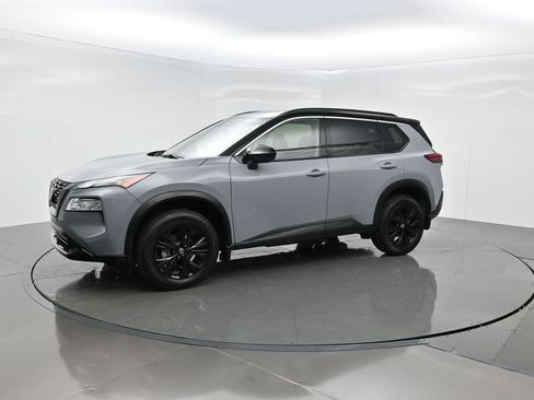 Used 2023 Nissan Rogue SV w/ SV Premium B Package AWD/4WD image 2