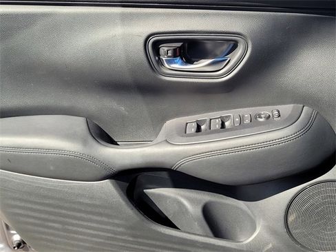 Used 2024 Honda HR-V LX image 15