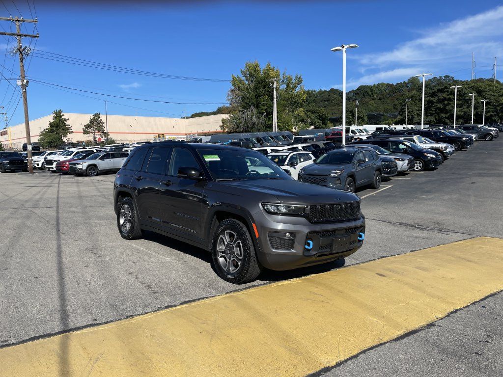Certified 2024 Jeep Grand Cherokee Trailhawk AWD/4WD image 6