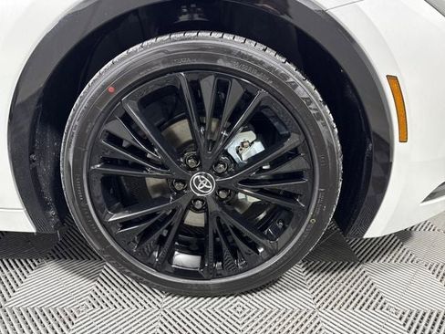 New 2026 Toyota Prius Plug-In Hybrid image 11