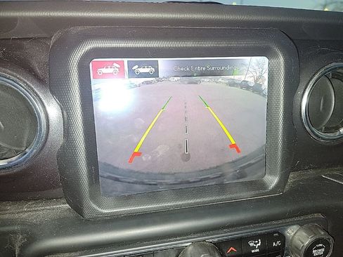 Used 2021 Jeep Wrangler Unlimited Rubicon w/ Trailer Tow Package image 36