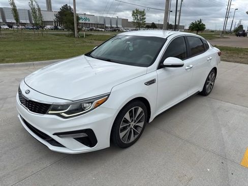 Used 2019 Kia Optima S FWD image 2
