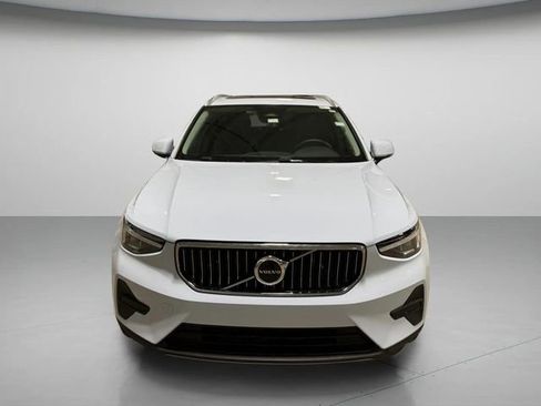 Used 2025 Volvo XC40 B5 Core AWD/4WD image 11