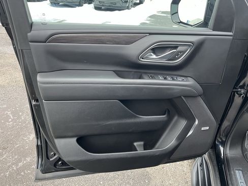 Used 2024 Chevrolet Suburban LT image 9