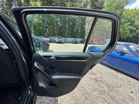 Used 2012 Volkswagen Golf 4-Door FWD image 30