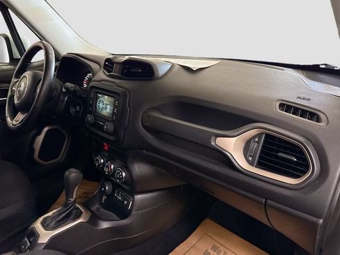 Used 2016 Jeep Renegade Latitude AWD/4WD image 28